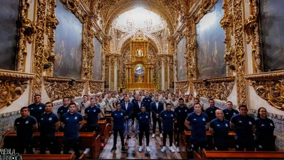 Foto oficial en la capilla del rosario